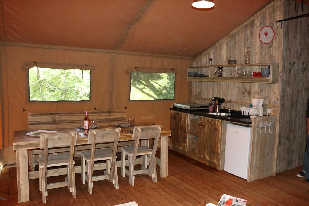 Camping Moulin De Chaules Saint-Constant Εξωτερικό φωτογραφία